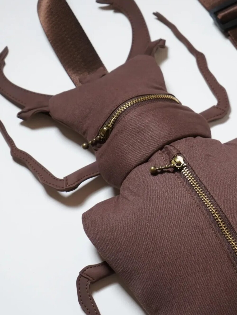 Red flies brown beetle bag crossbody bag NWOT - Picture 3 of 14